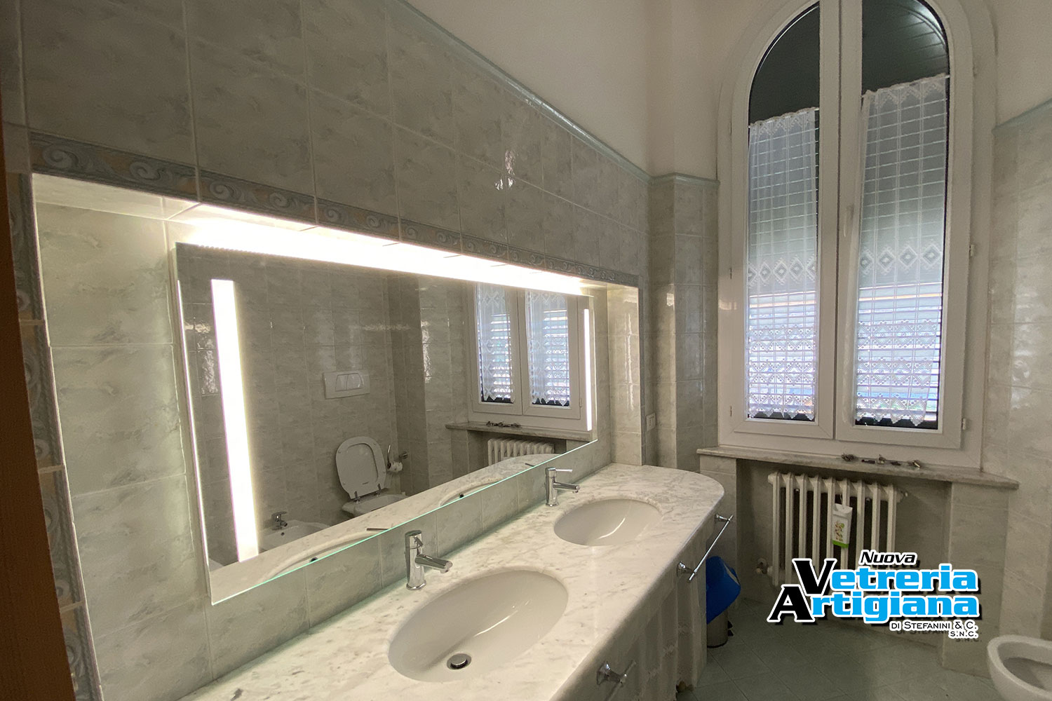 Nuova Vetreria Artigiana Jesi specchi led 02
