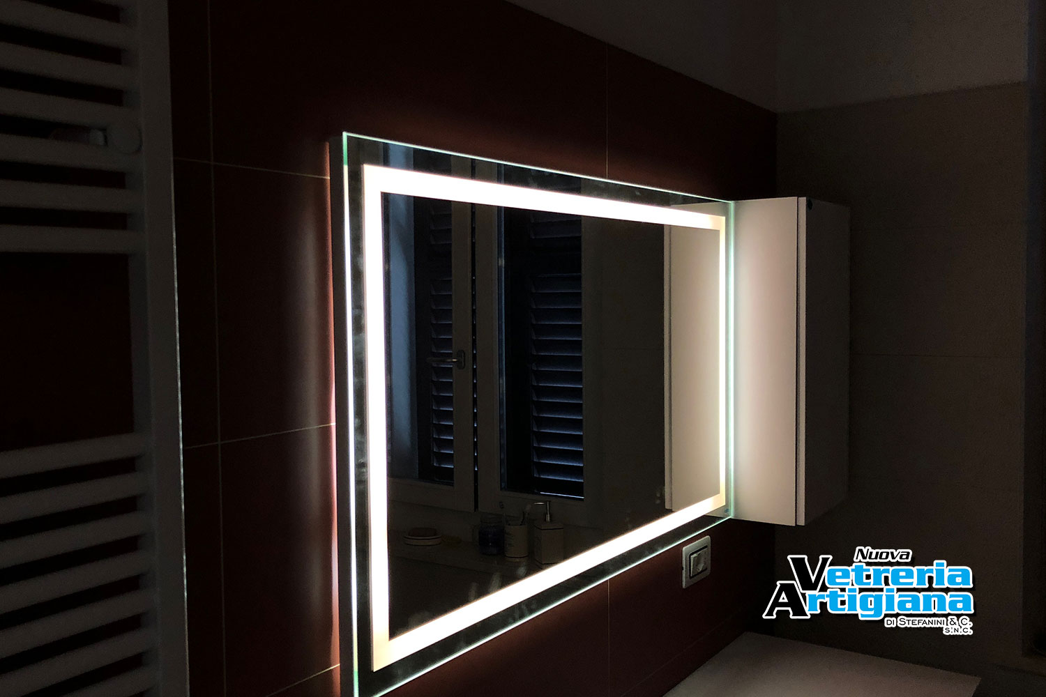 Nuova Vetreria Artigiana Jesi specchi led 05